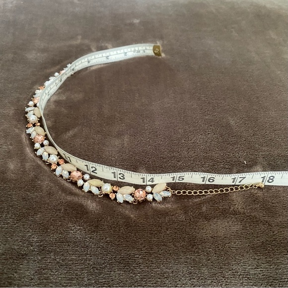 (NWOT) Statement Necklace - Picture 2 of 6